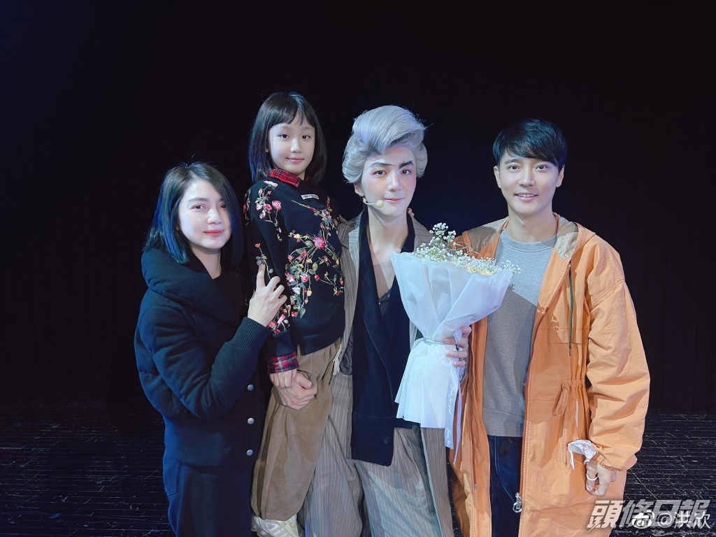 洪欣似乎亦打算無視丈夫再傳偷食，日前一家現身賀大仔張鎬濂於上海戲劇學院畢業。不過一家影合照時，洪欣笑容似乎有些僵硬，反而張丹峰就表演得非常開心。